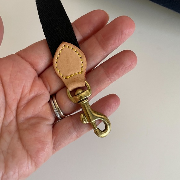 Dooney & Bourke nylon and leather purse navy - Picture 5 of 15